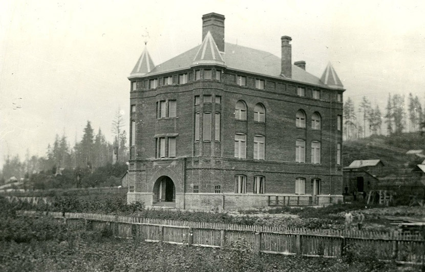 Alexander Hall 1893