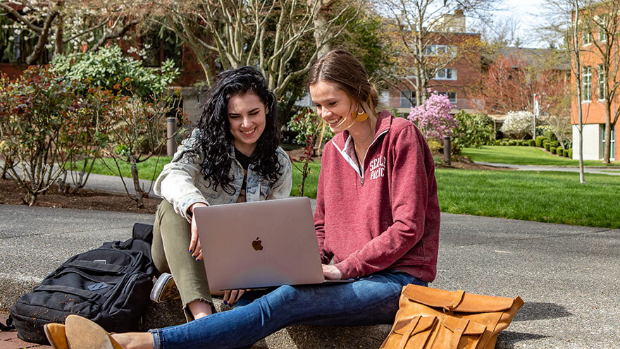 Two SPU students study in Tiffany Loop