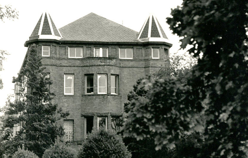Alexander Hall 1989