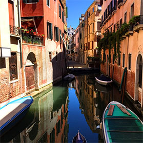 Cynthia Strong – Exploring the canals of Venice