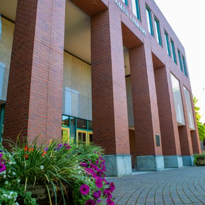 Ames Library at Seattle Pacific University in the summer