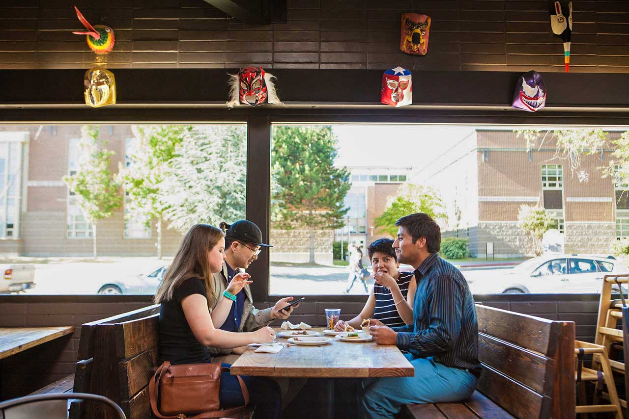 Students at El Camion