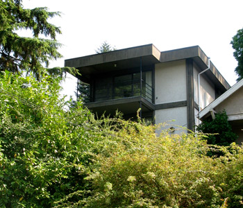 37 West Dravis Apartments